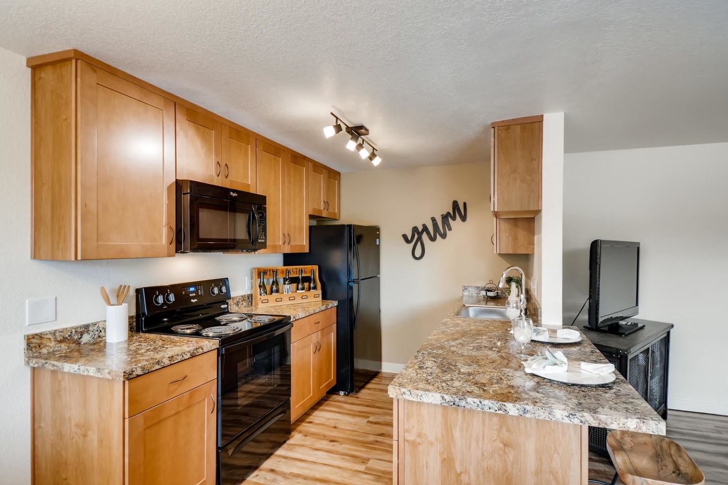 Sunnyside Village Image 9