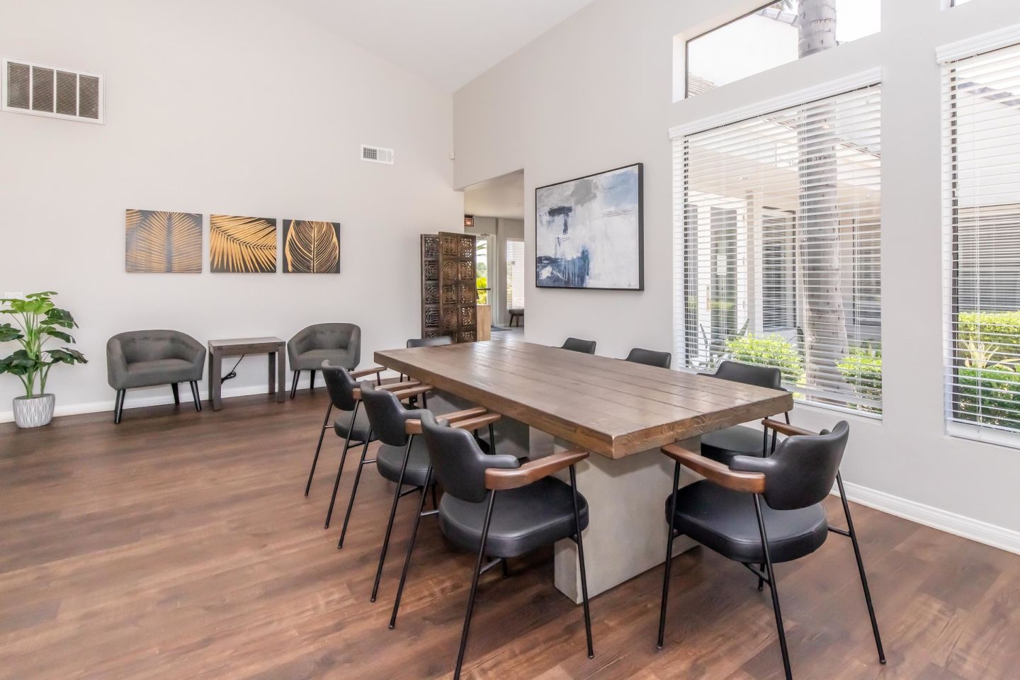 Palm Court Apartment Homes Image 9