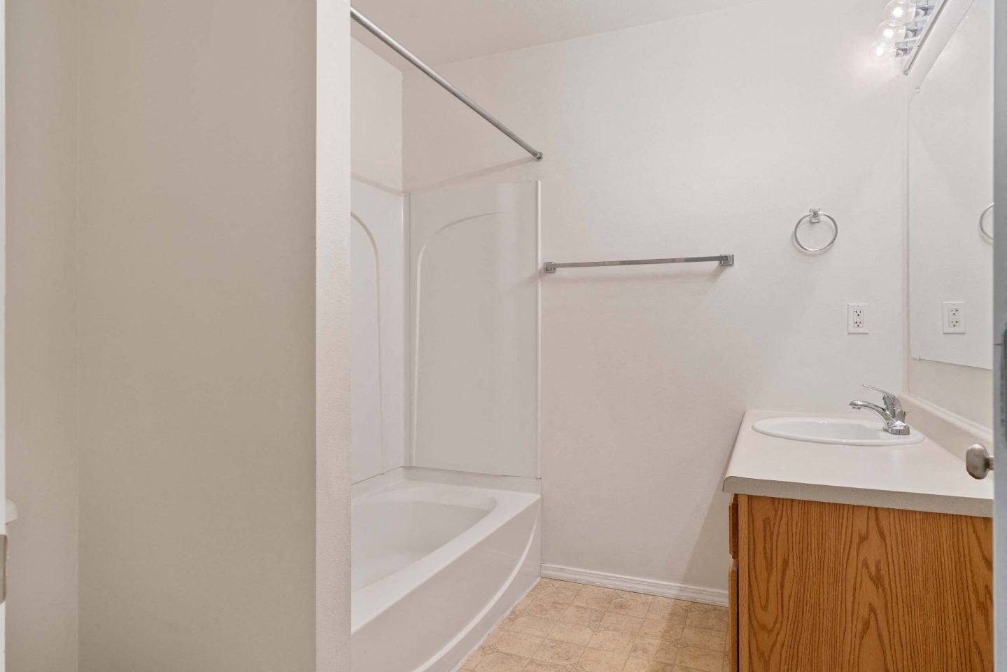ReNew Bayshore Townhomes Image 15