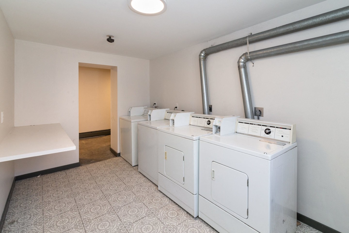 Crown Apartments Image 10