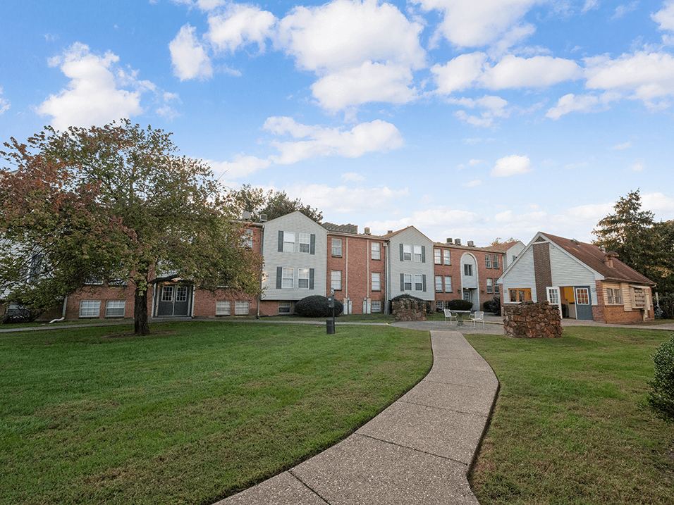 Olde Towne Village Image 15