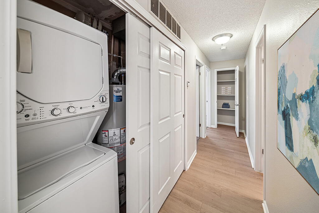 Rock Peak on Sunset Apartments Image 4