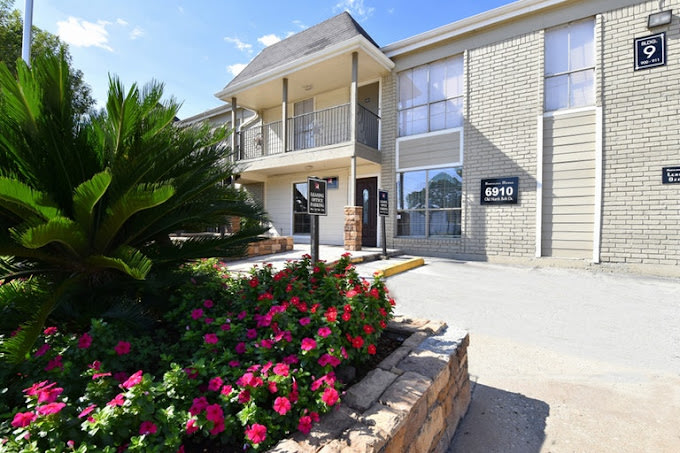 Northlake Manor Image 19