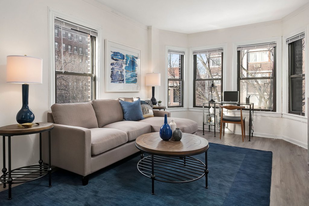 515 West Briar Image 1