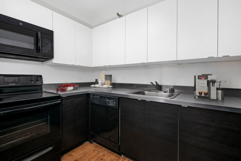 1111 N. Dearborn Image 18
