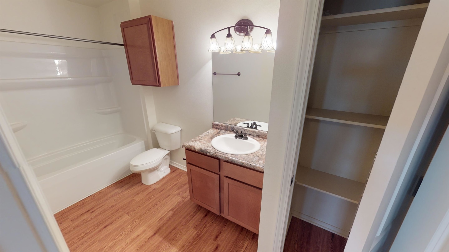 Metro Plex Apartments Image 12