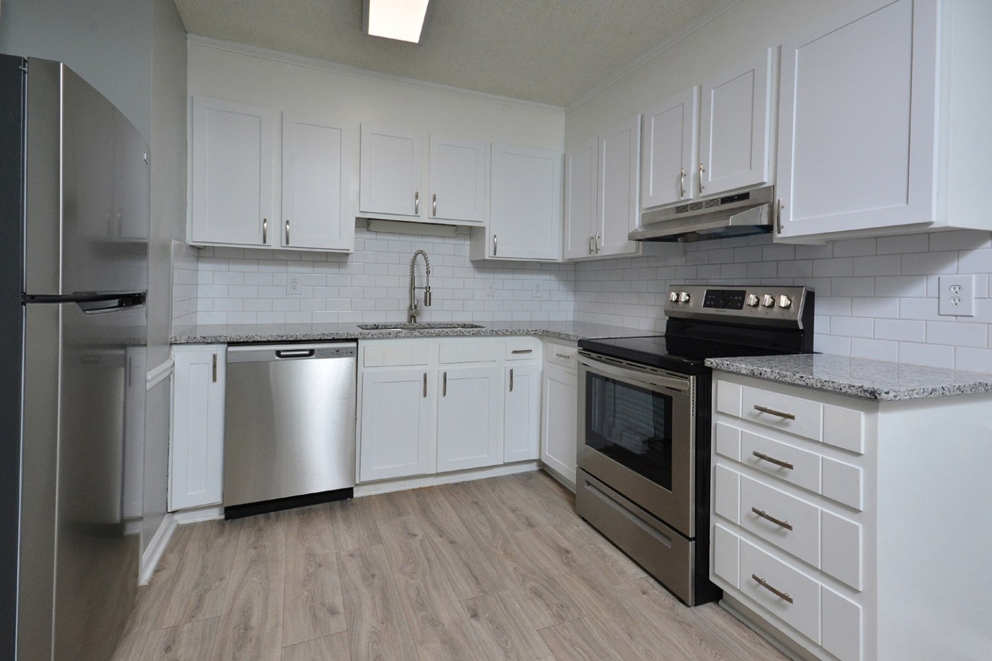 Lindsey Manor Apartments Image 29