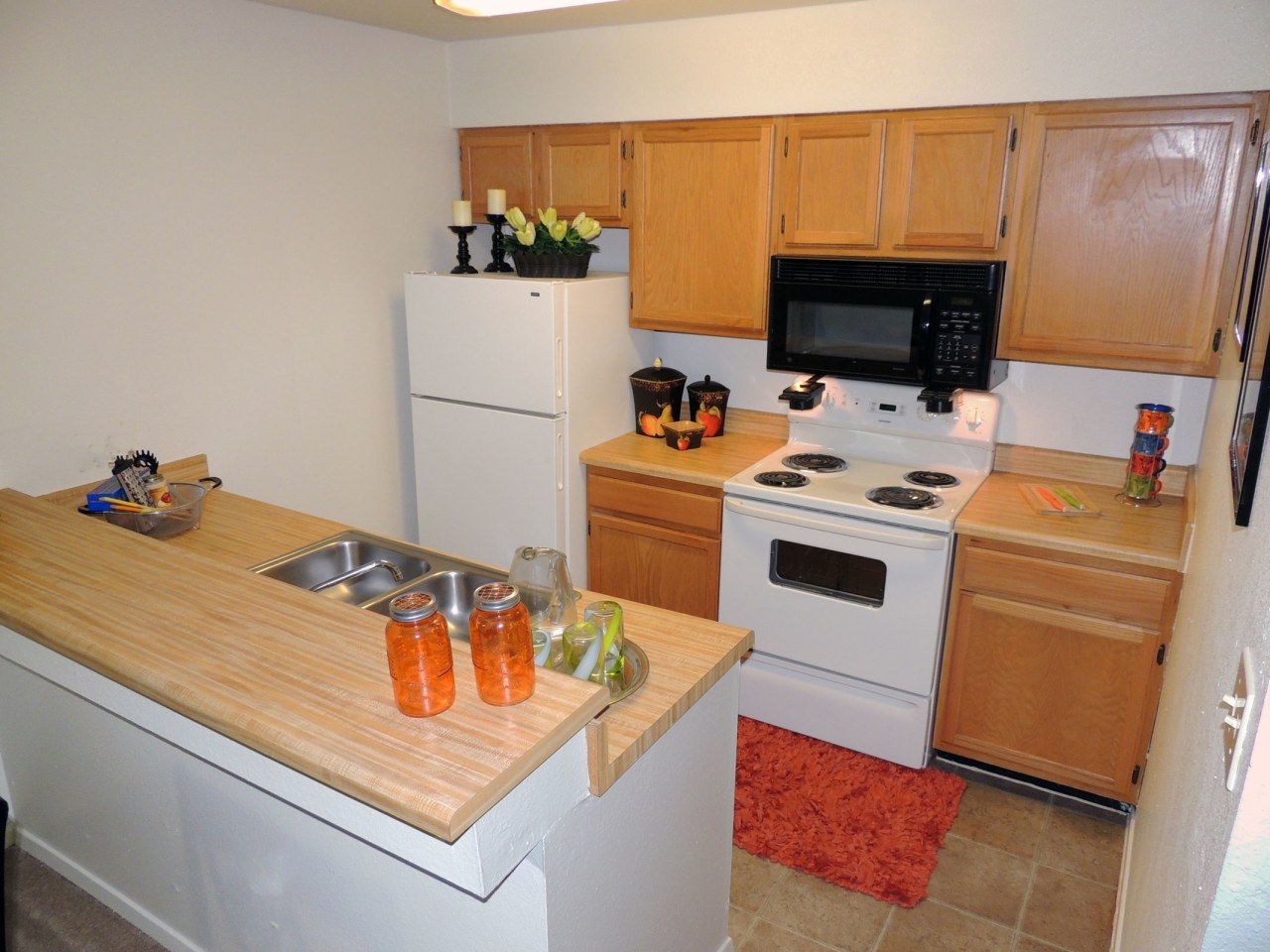 Hillside Apartments Image 12