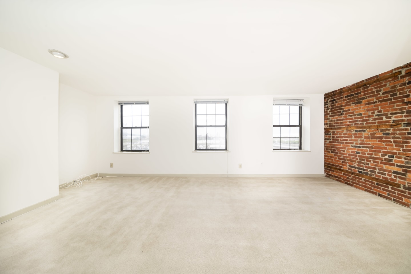 Waterfront Apartments Image 25