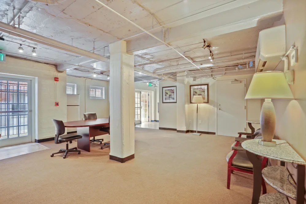 R Street Apartments Image 9