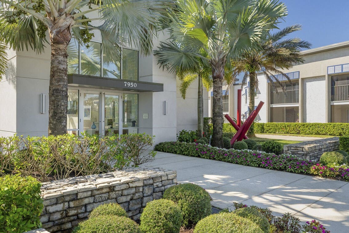 Lakeside Villas Image 12