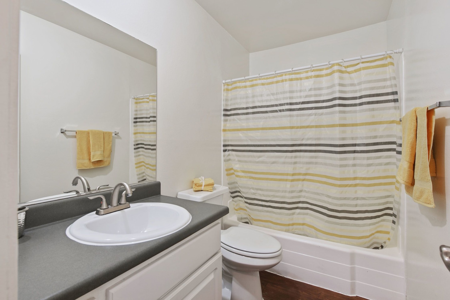 Twenty2Eleven Apartments Image 15