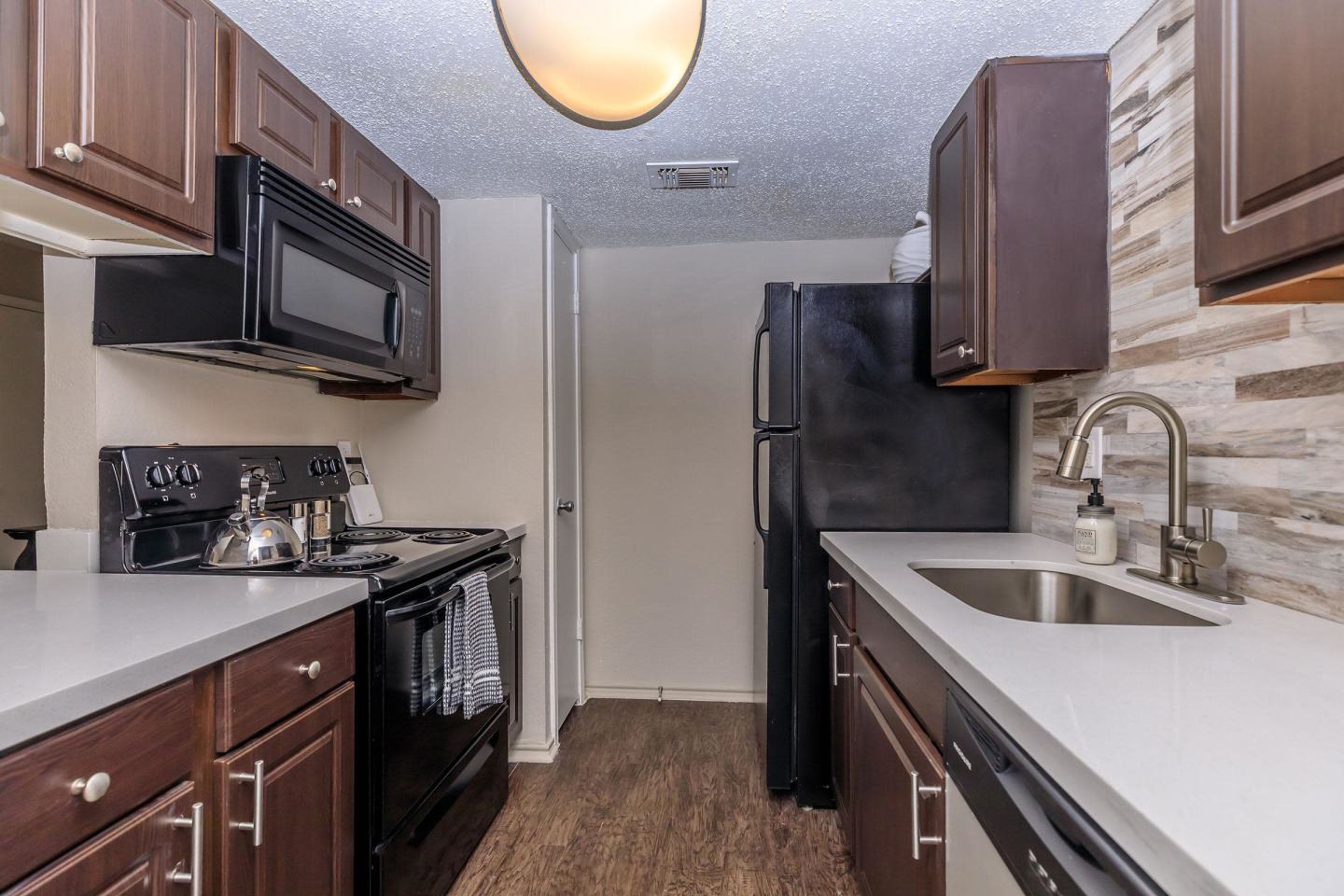 Nova Park Apartment Homes Image 16