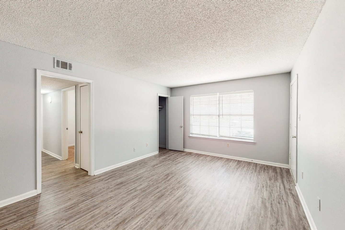 Luxe at Raleigh Apartments Image 1