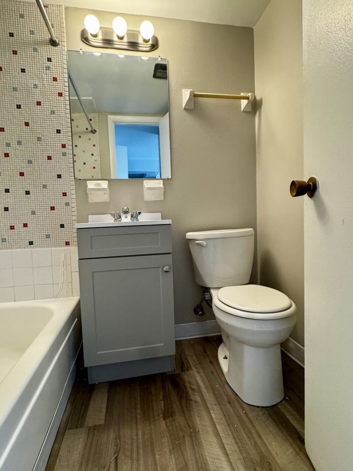 1330 W 5th Avenue Image 7