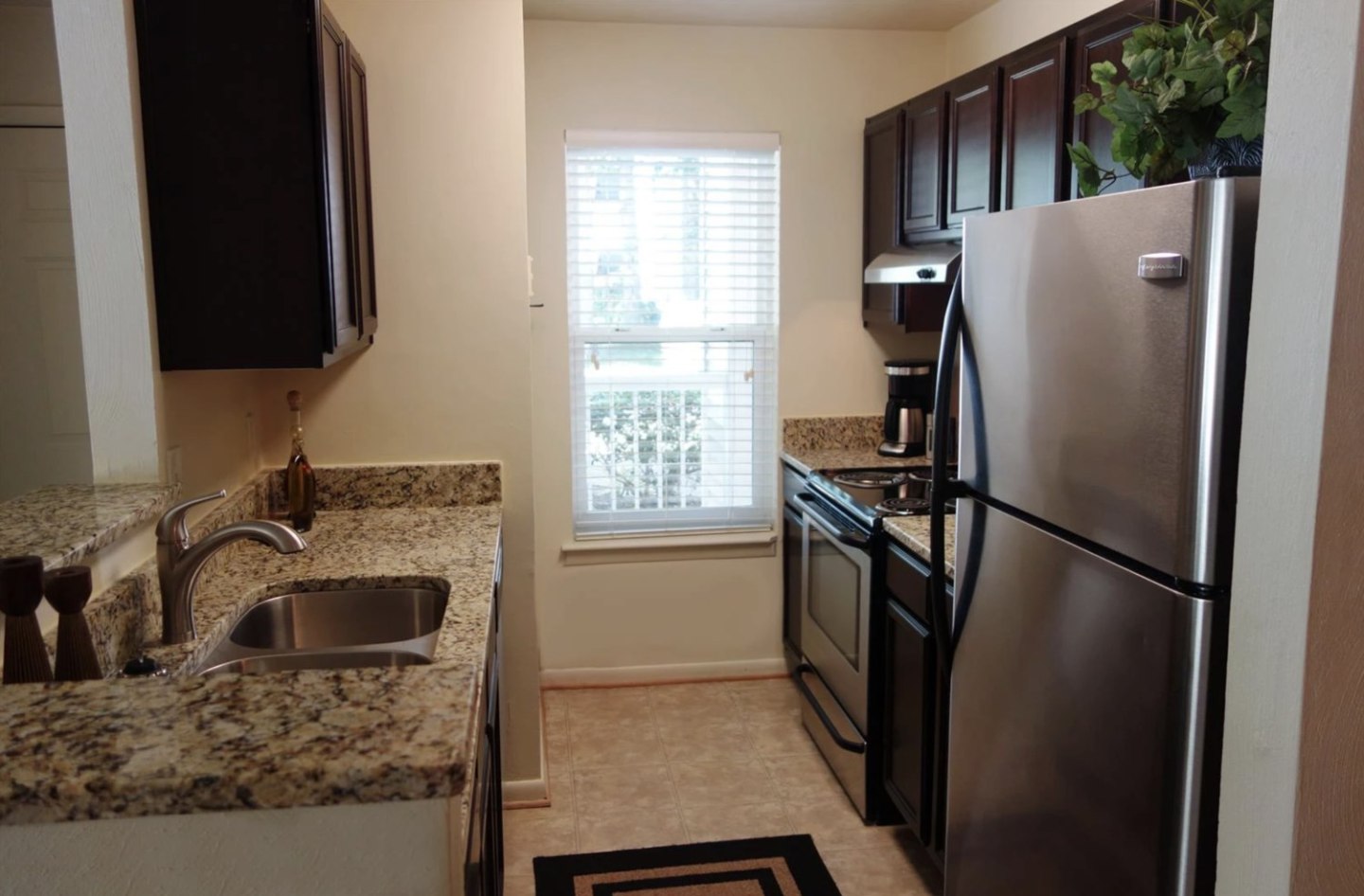 One Central Apartment Homes Image 3
