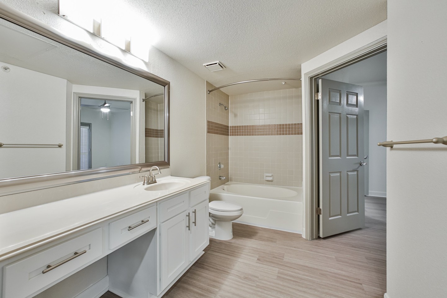Aventura 1414 Image 28
