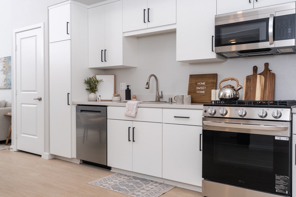 Downtown Ontario Luxury Apartments Image 21