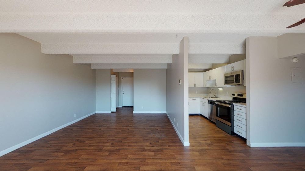 878 S Dexter Image 29