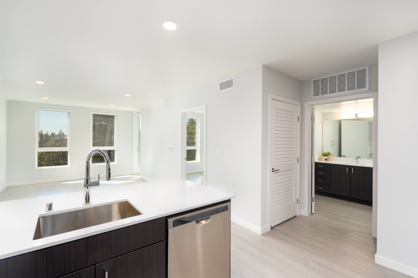 MV Apartments Image 4