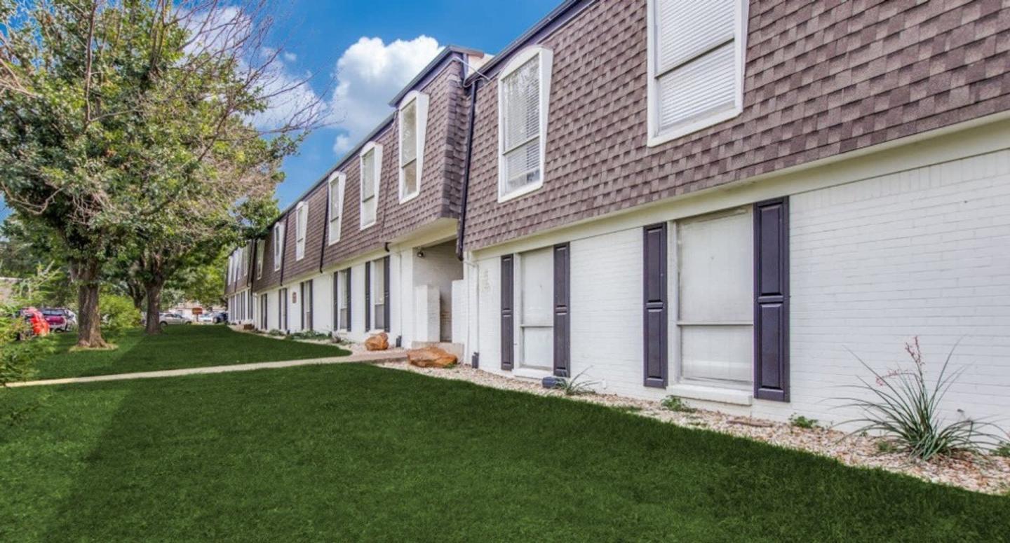 Glen Oaks Apartments Image 38