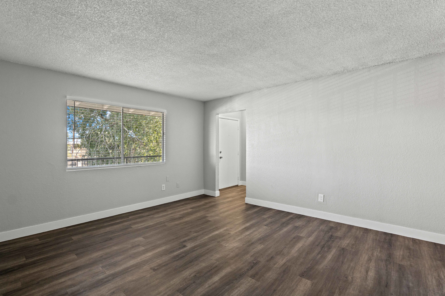 Mariposa Flats Image 11