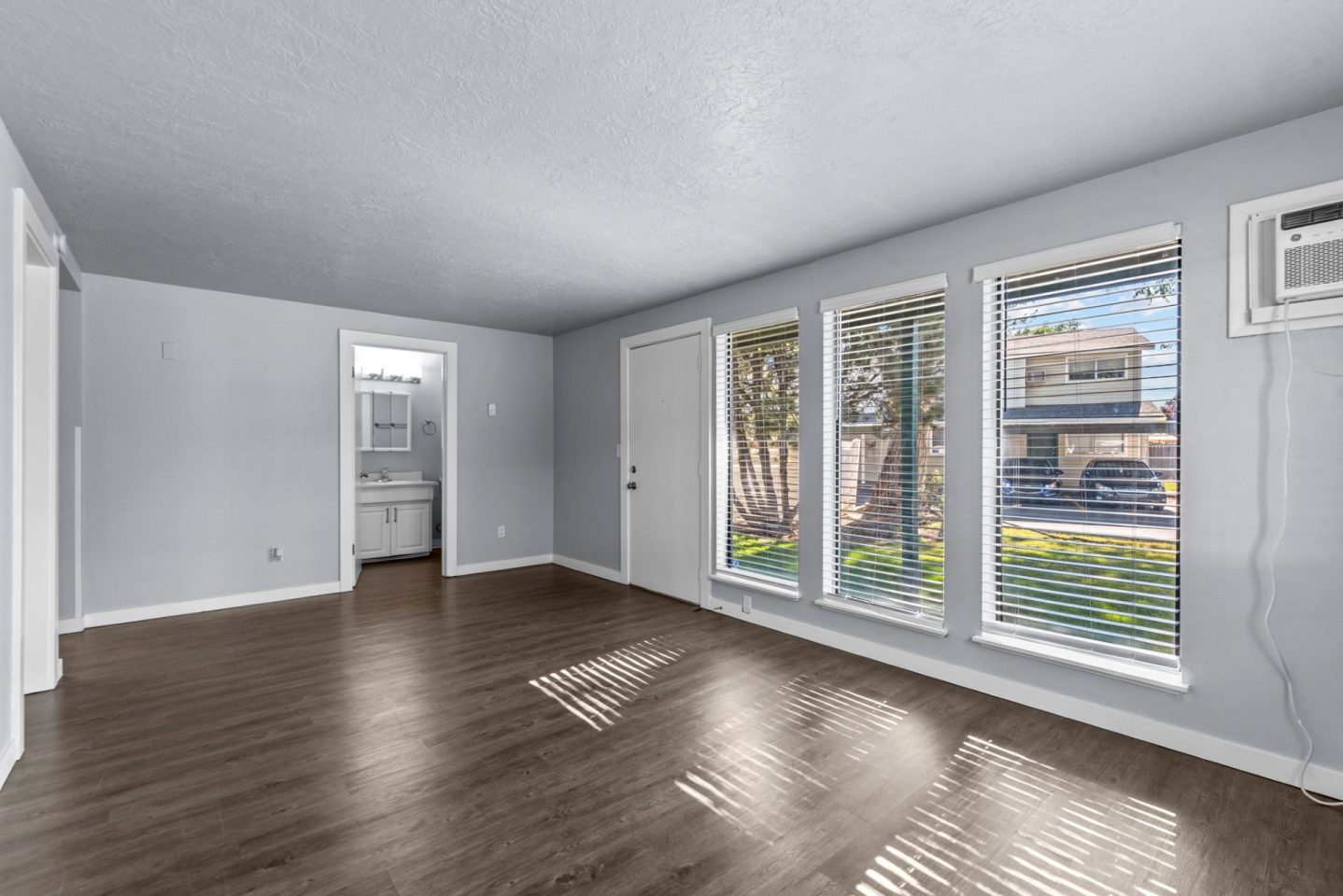 Sugar Pine Townhomes Apartments Image 1