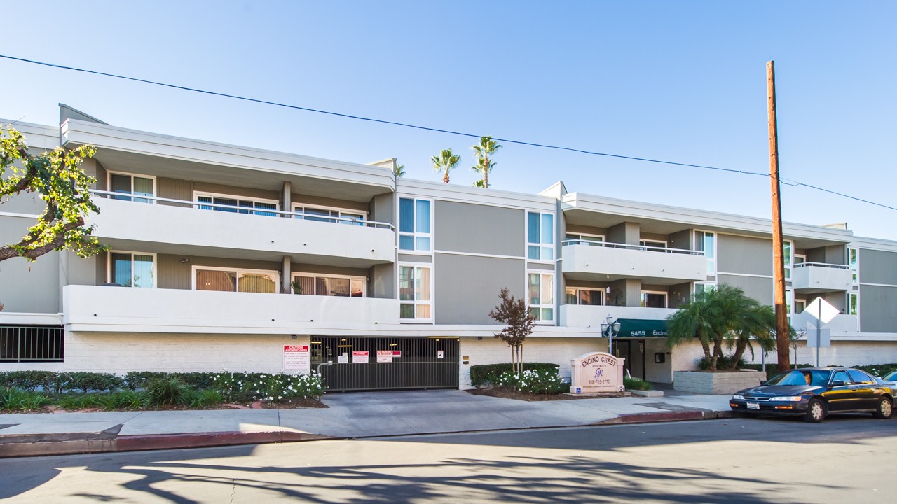 Encino Crest Apartments Image 2