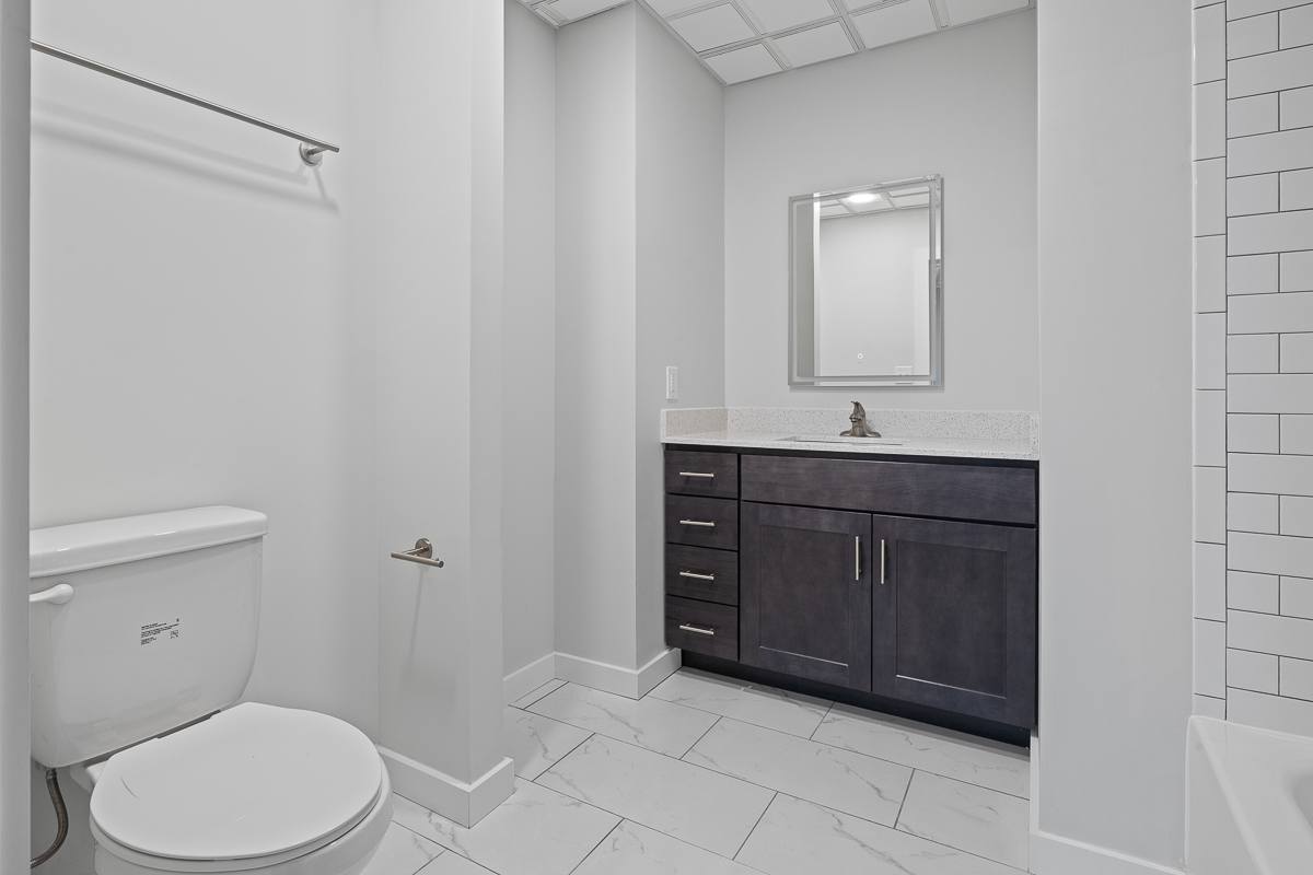 Hampton Plaza Image 18