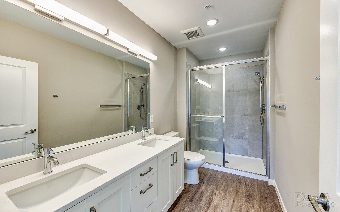 Imperial Crossing Luxury Apartment Homes Image 17