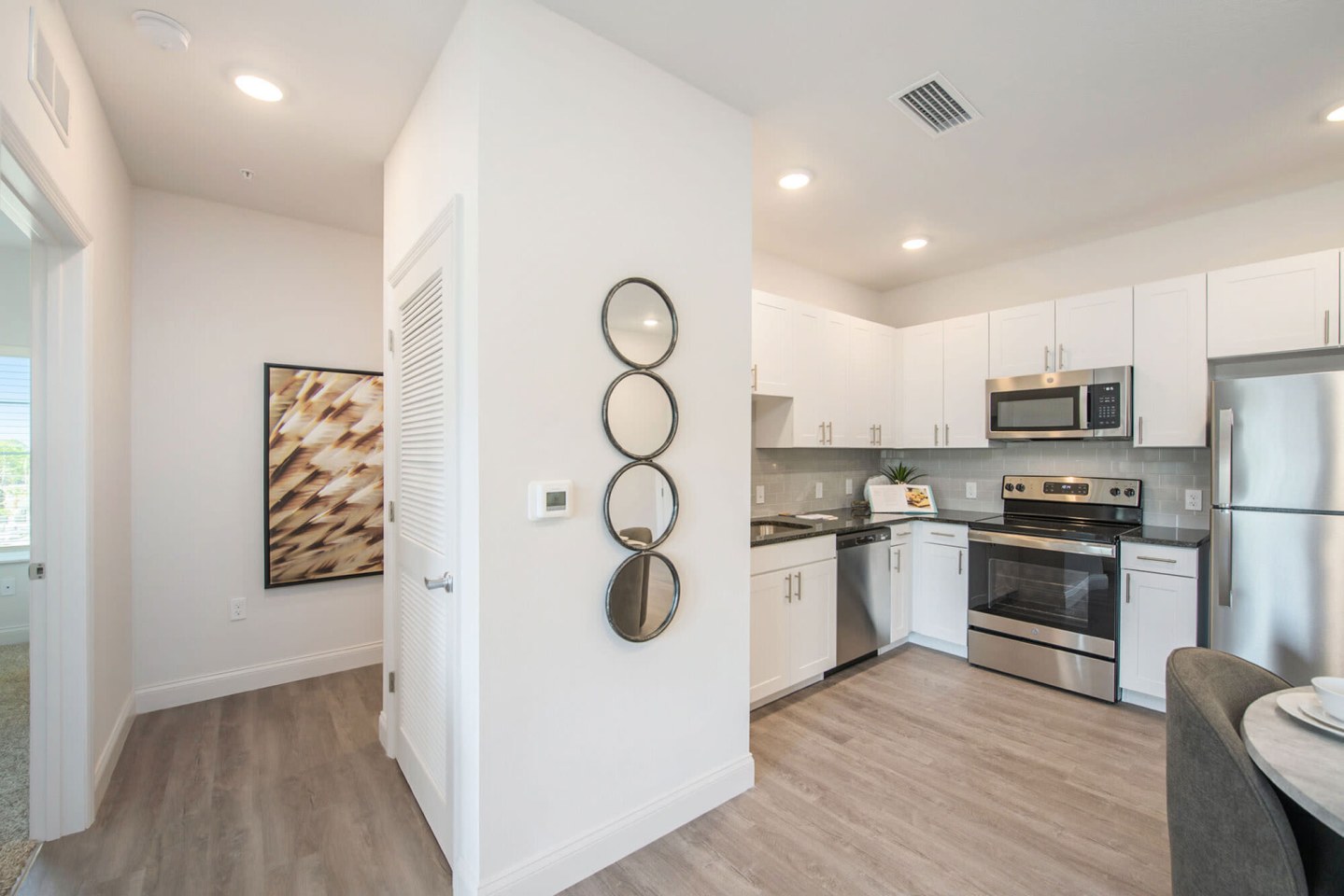Grand Oak Apartments Image 1