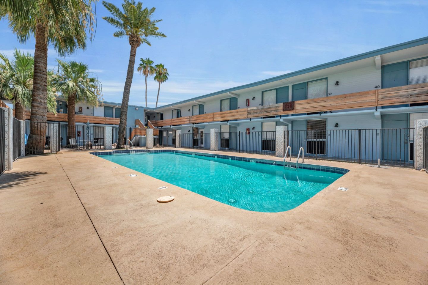 The Elton Apartment Homes Image 6