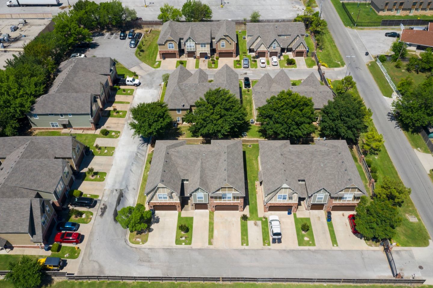 Sydney Court Townhomes Image 16
