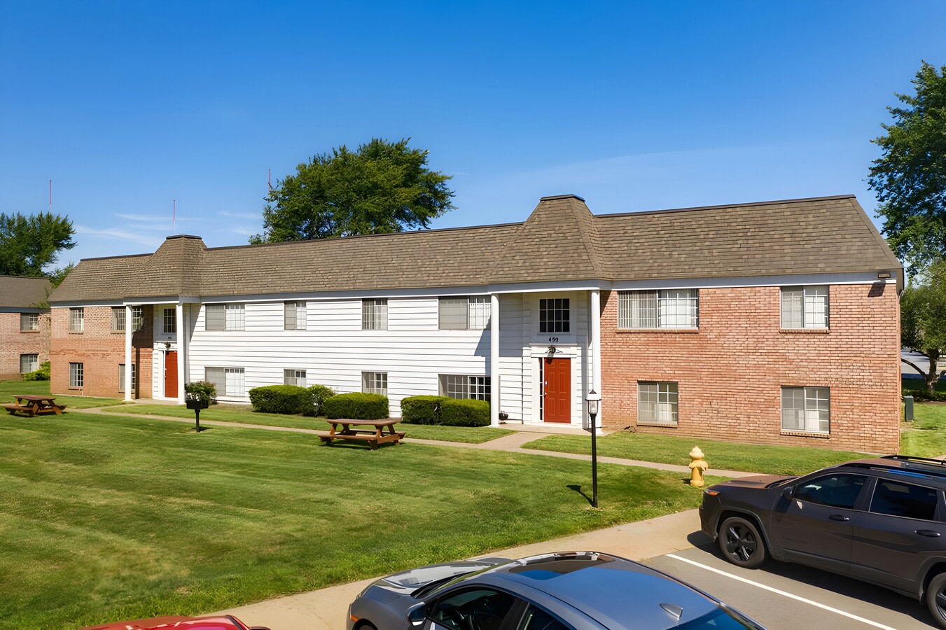 French Court Apartments Image 2