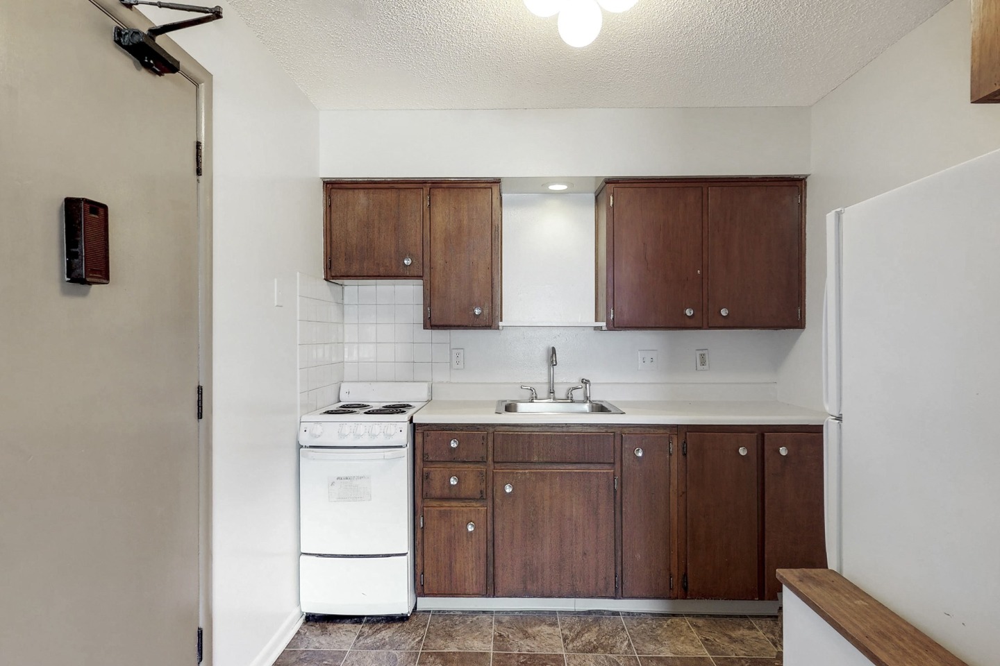 Plaza Manor Image 34