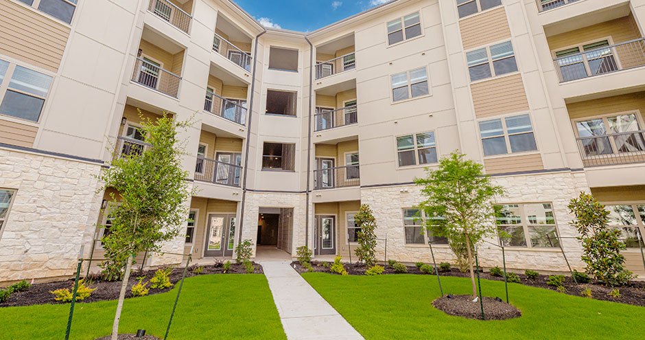 Brea Luxury Apartments Image 8