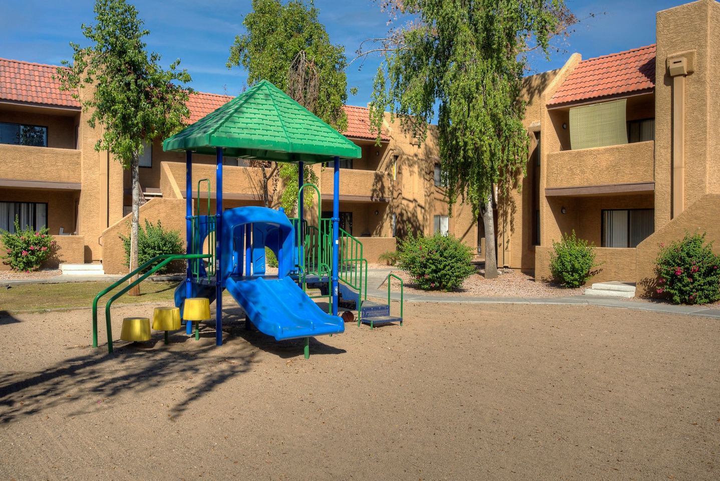 Avenue 8 Image 17