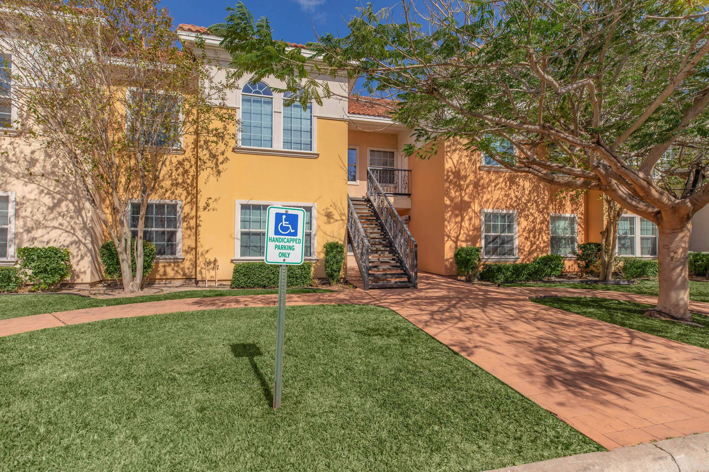 Las Misiones Apartments Image 15