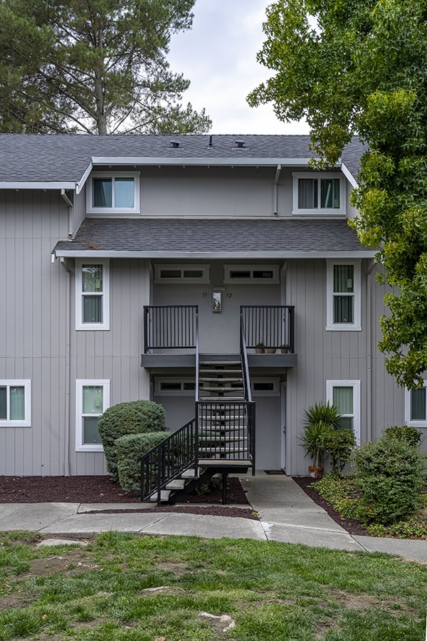 Americana Apartments Image 3