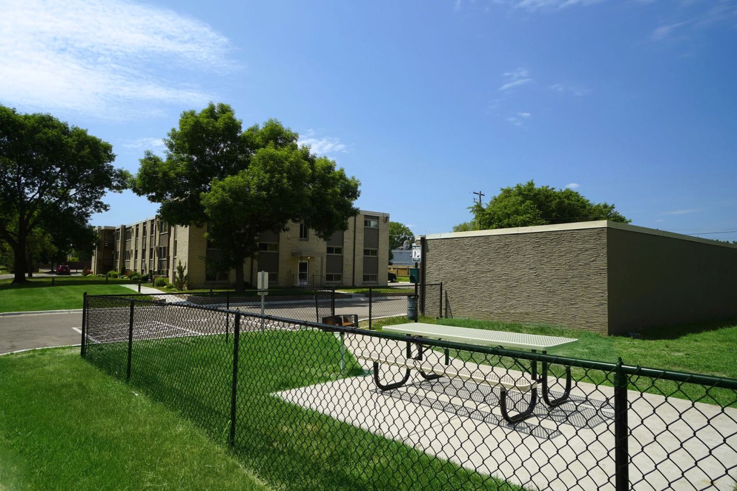 Beard Ave Apartments Image 6