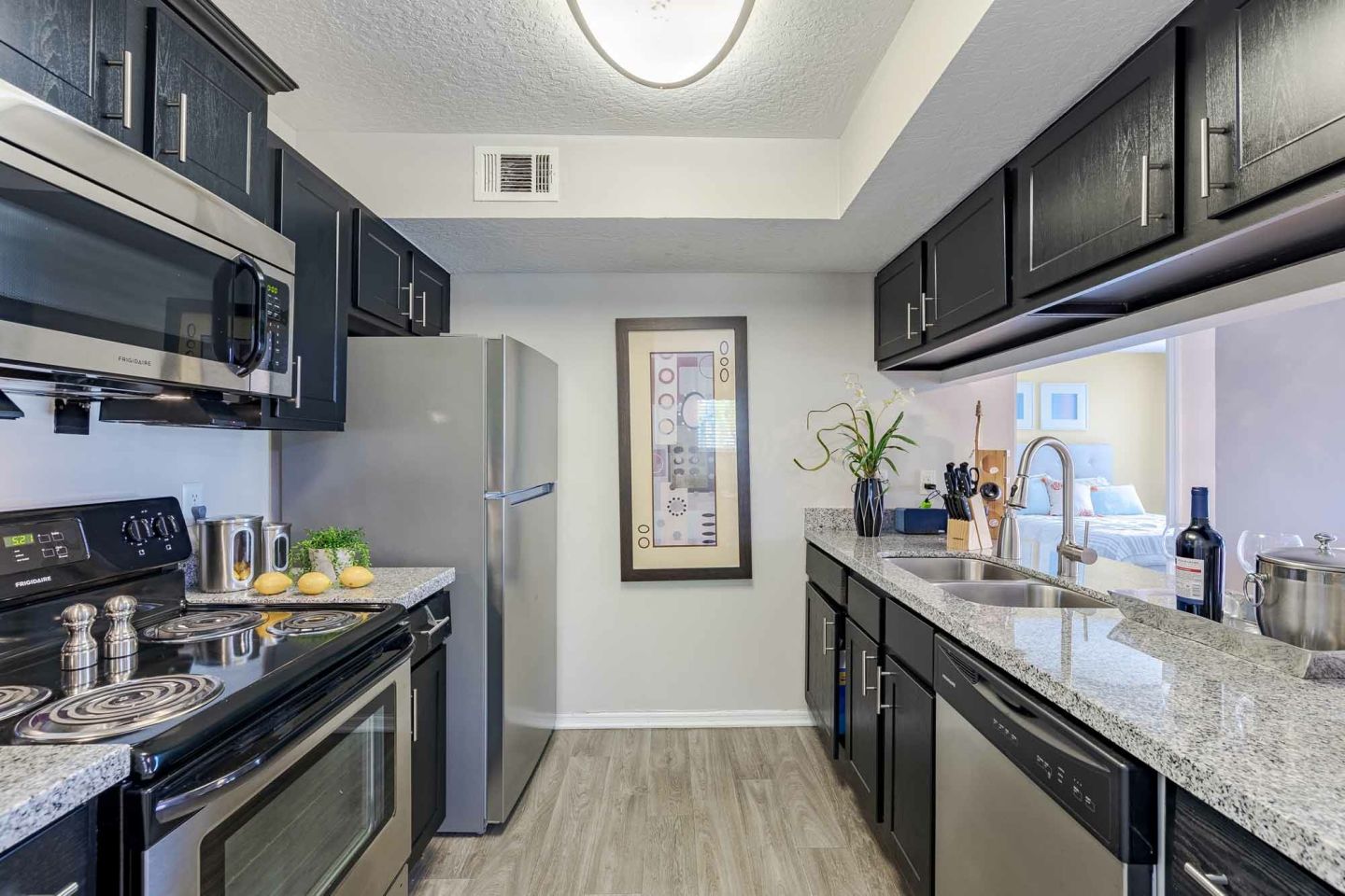 The Savannahs at James Landing Apartments Image 9