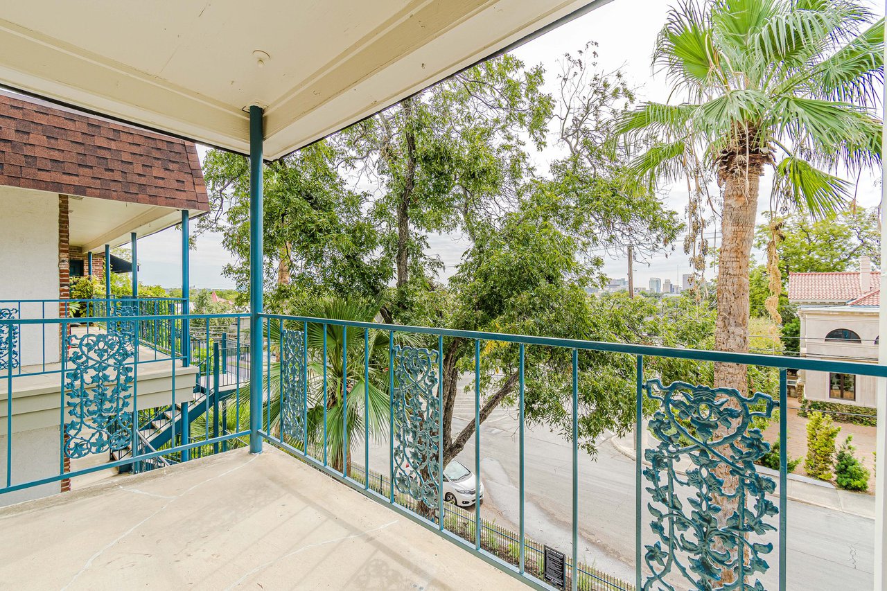 French Place Image 18