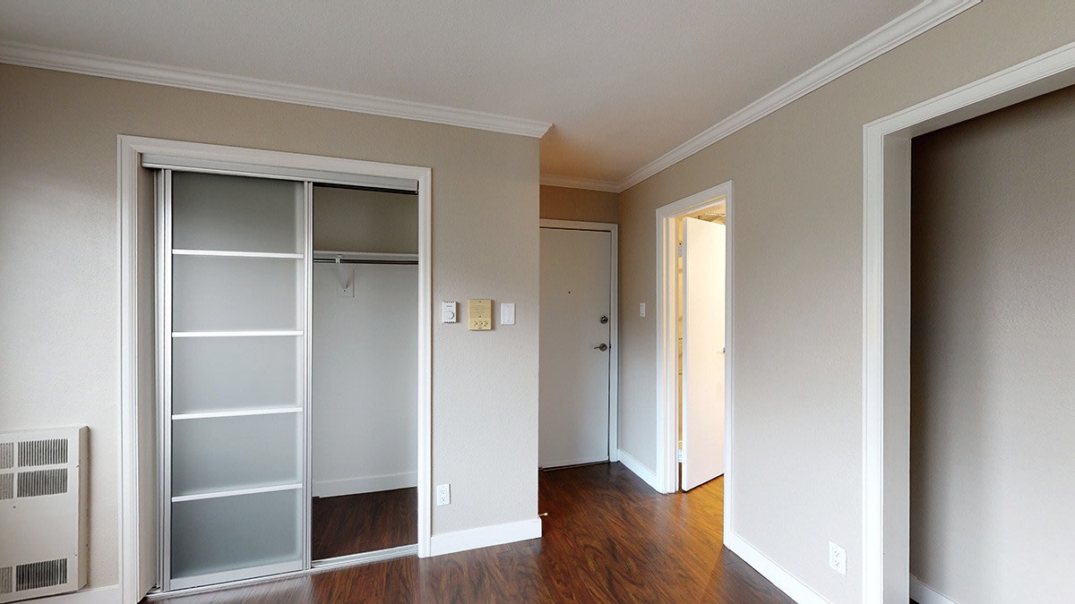 Kent Apartments Image 12