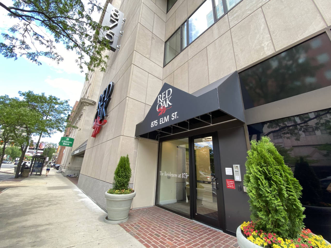 Red Oak at 875 Elm Street Image 18