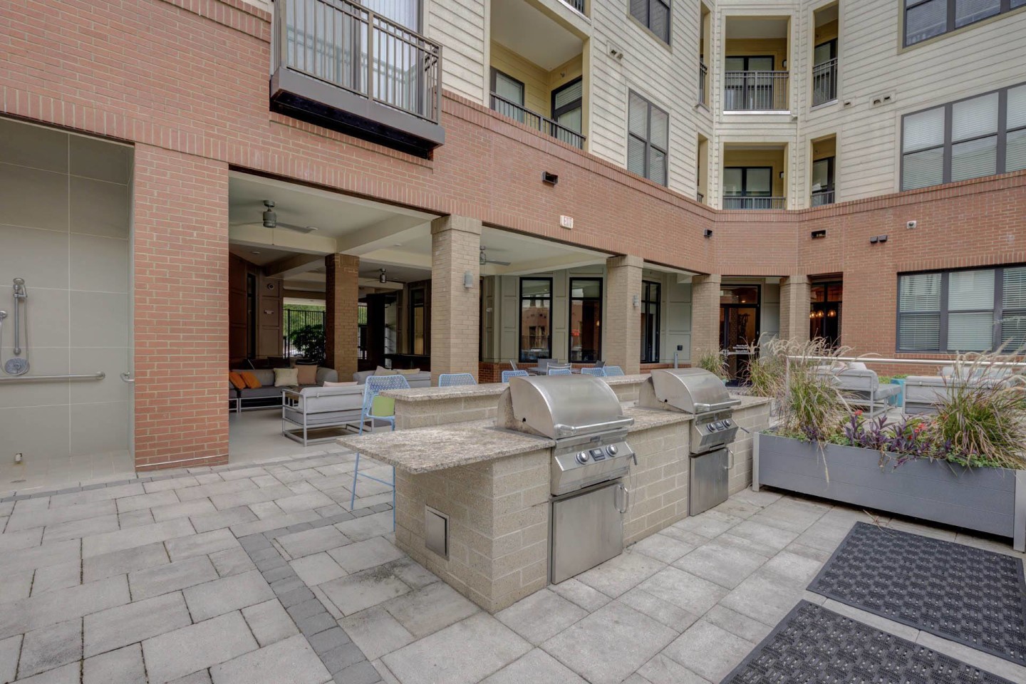The Lincoln Apartments Image 14
