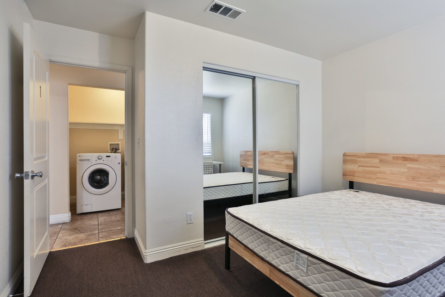 1374 W 35th Place - Co-Living Image 7