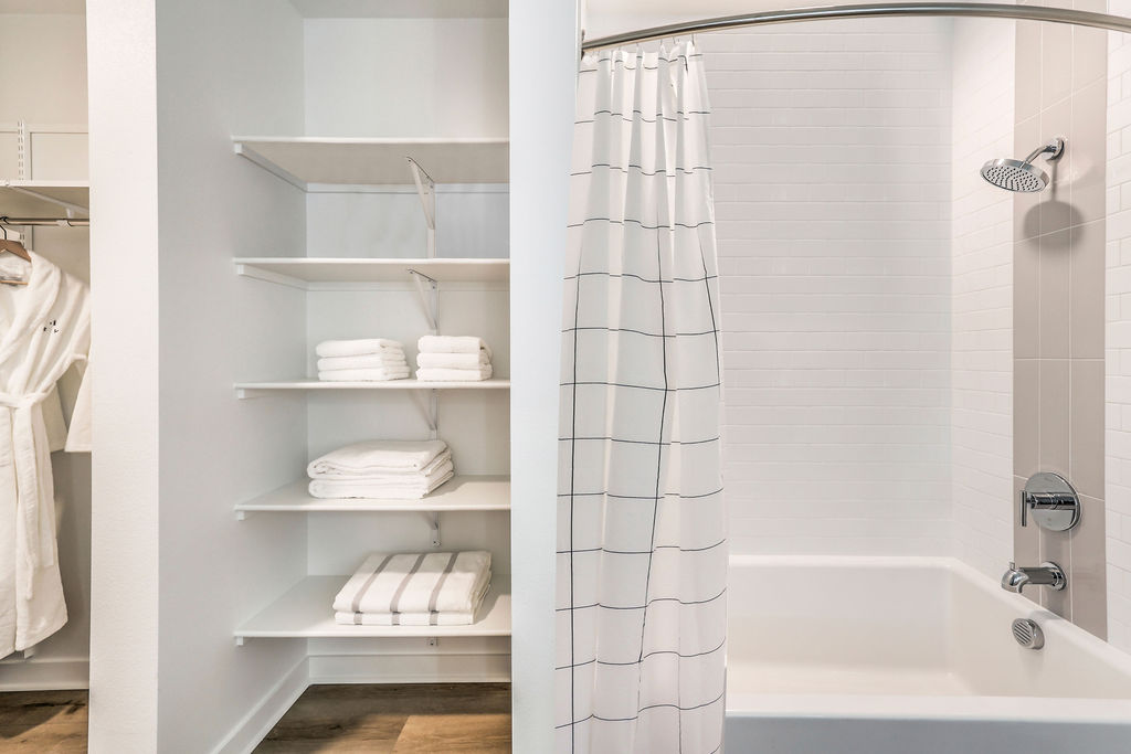 Ariva Luxury Residences Image 41