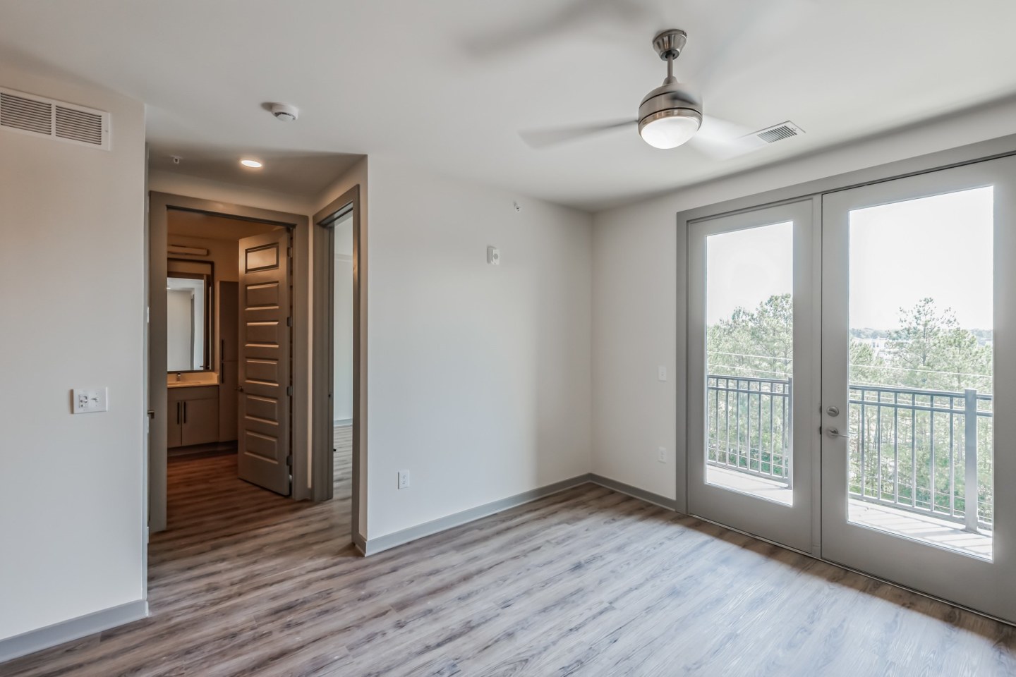 Aura Fifty4 Image 9