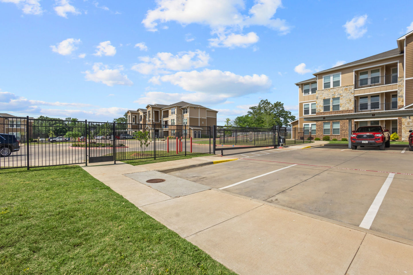 Deer Park Apartments Image 27