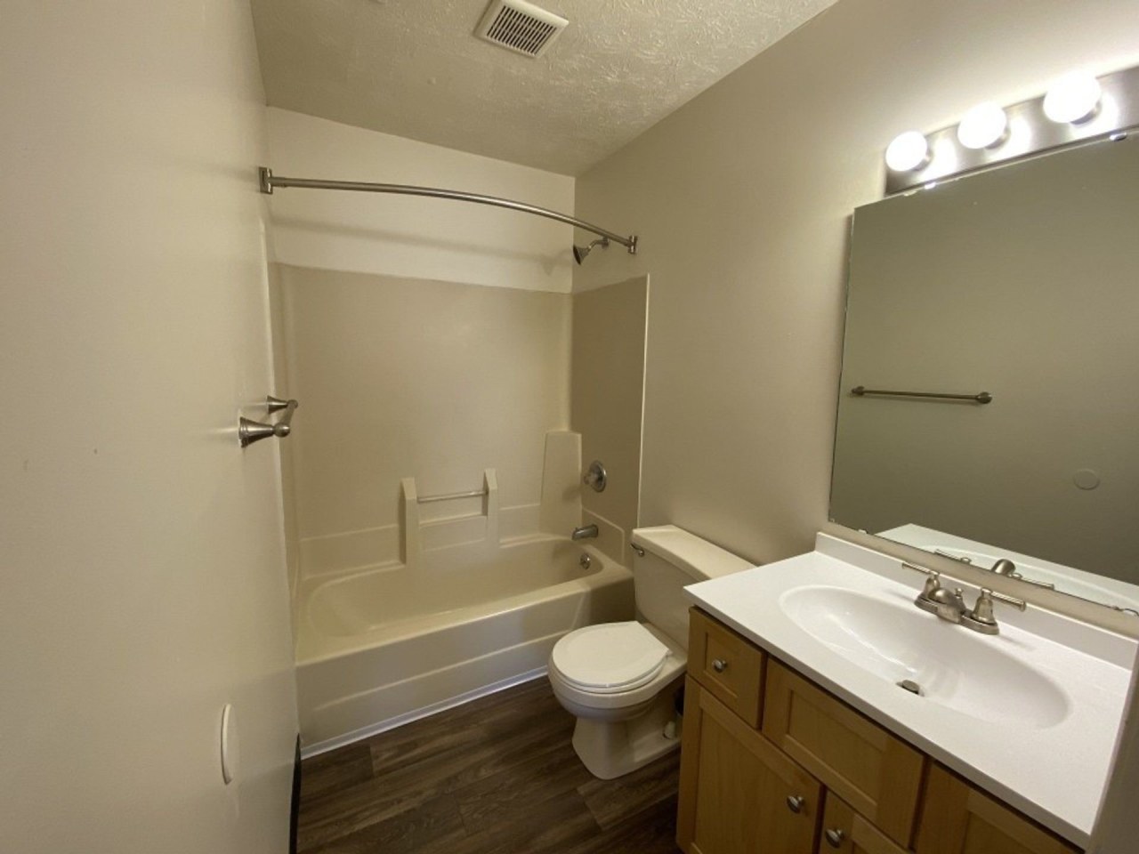 Vantage Pointe Apartments Image 15